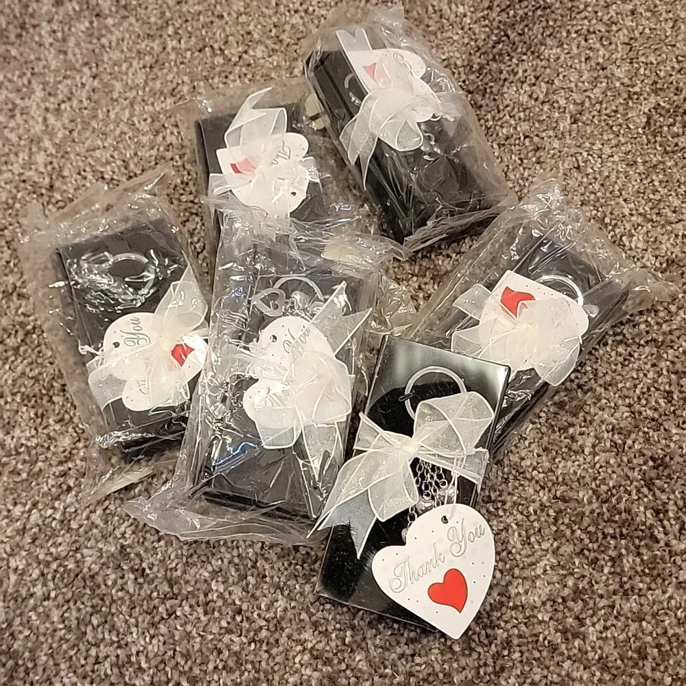 Heart Keychains Qty 24 - Picture 3 of 4